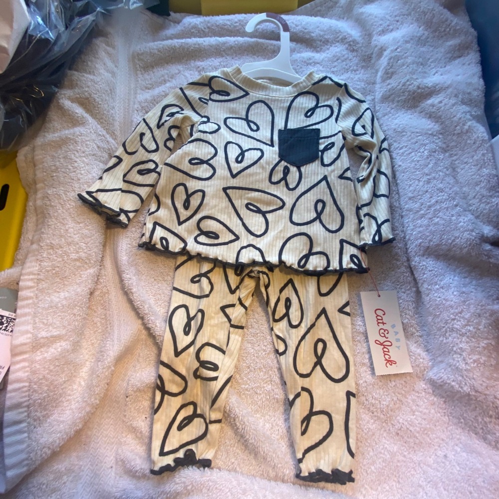 Cat & Jack Baby Girls 3-6M Ribbed Heart Print Top & Leggings 2pc Set Off-White